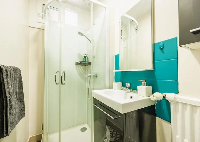 Bel Cosy Et Lumineux, Gare Sncf *